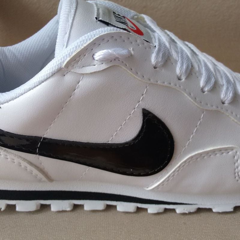 Nike cortez outlet branco e dourado