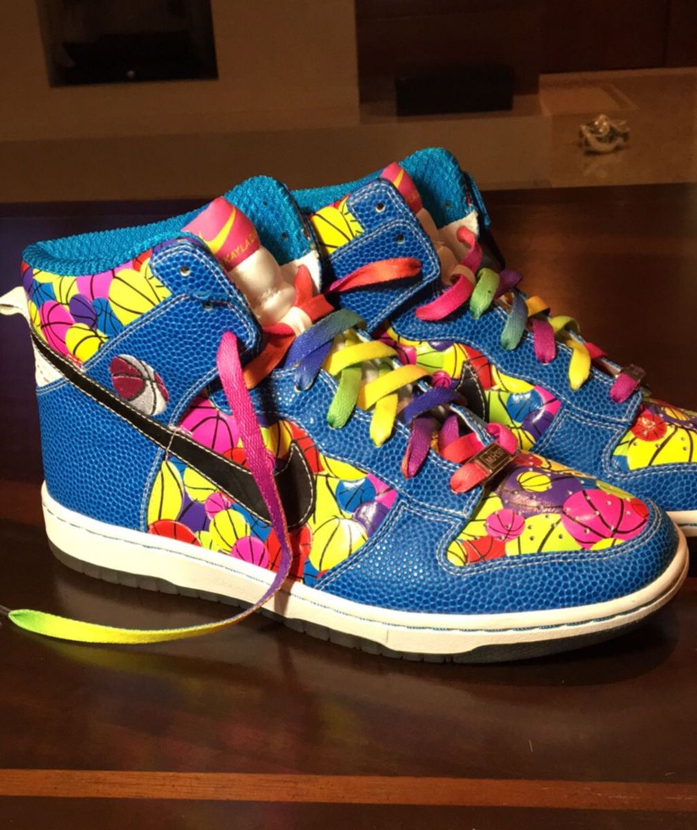 tenis basquete colorido
