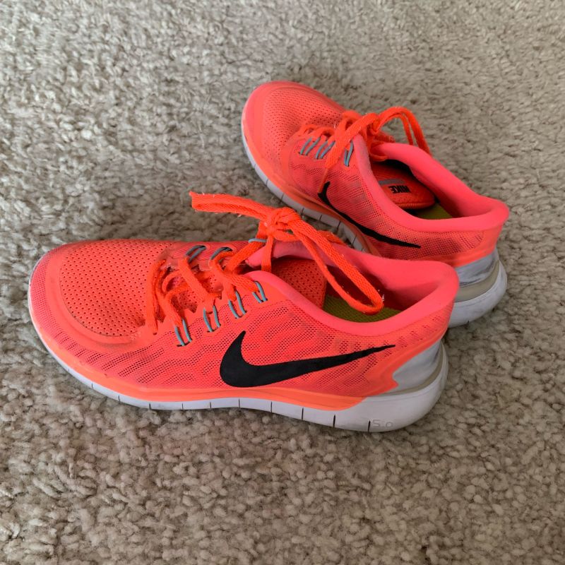 Tenis nike feminino sales laranja