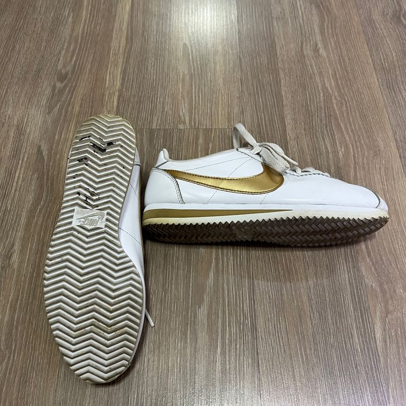 Nike cortez branco e hot sale dourado