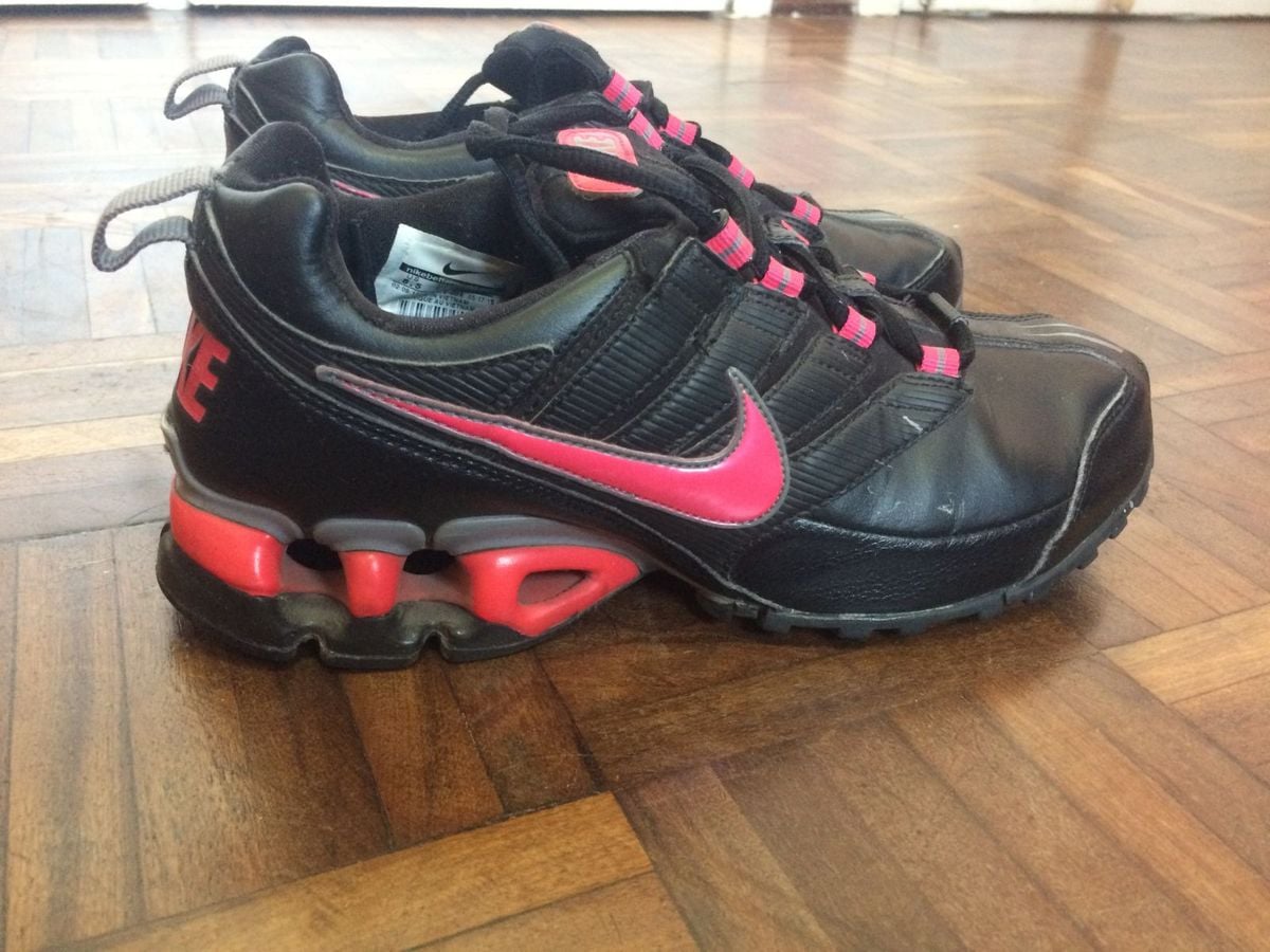 tenis nike feminino preto de couro