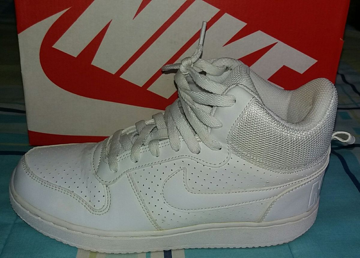 tênis cano alto nike court borough mid feminino
