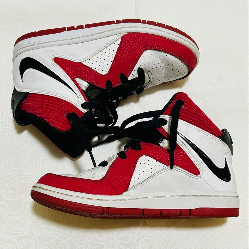 Tenis Nike Court Invader Basquete Vermelho Preto e Branco Numero 33 Semi Novo em Couro Calcado Infantil para Meninos Nike Usado 97998417 enjoei