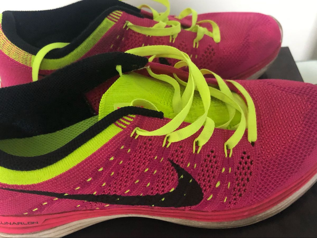 tenis nike rosa neon