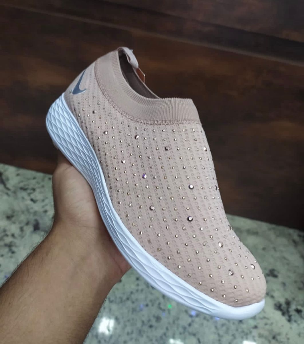 Tênis Nike Feminino Slip On Brilho Elástico Academia | Tênis Feminino ...