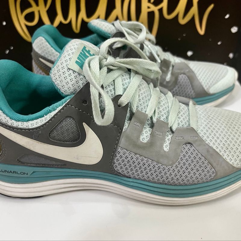 Tenis nike feminino sales cinza com verde