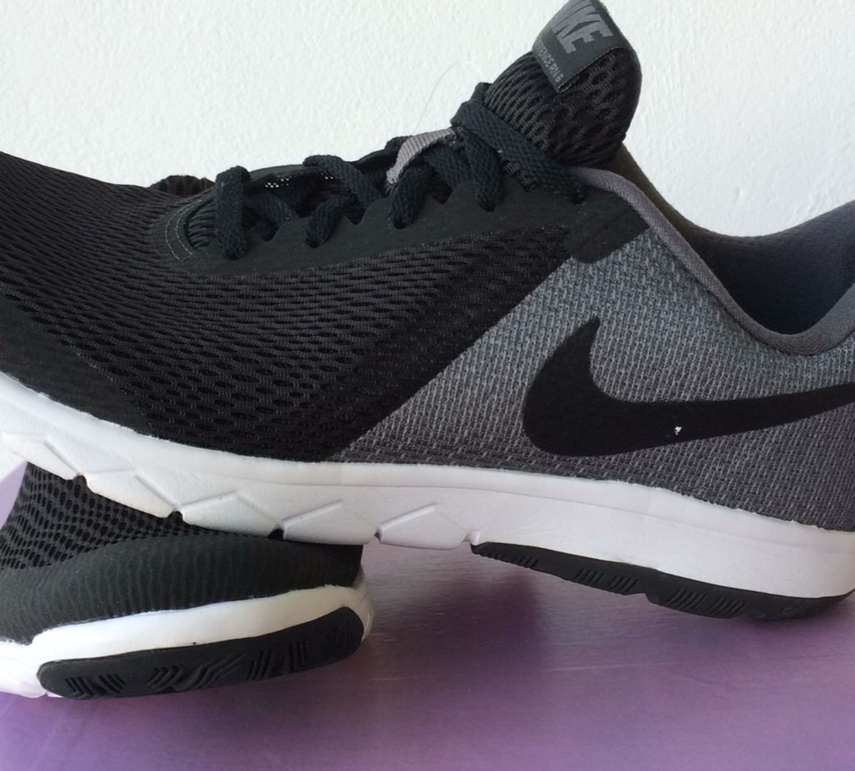 nike training flex show