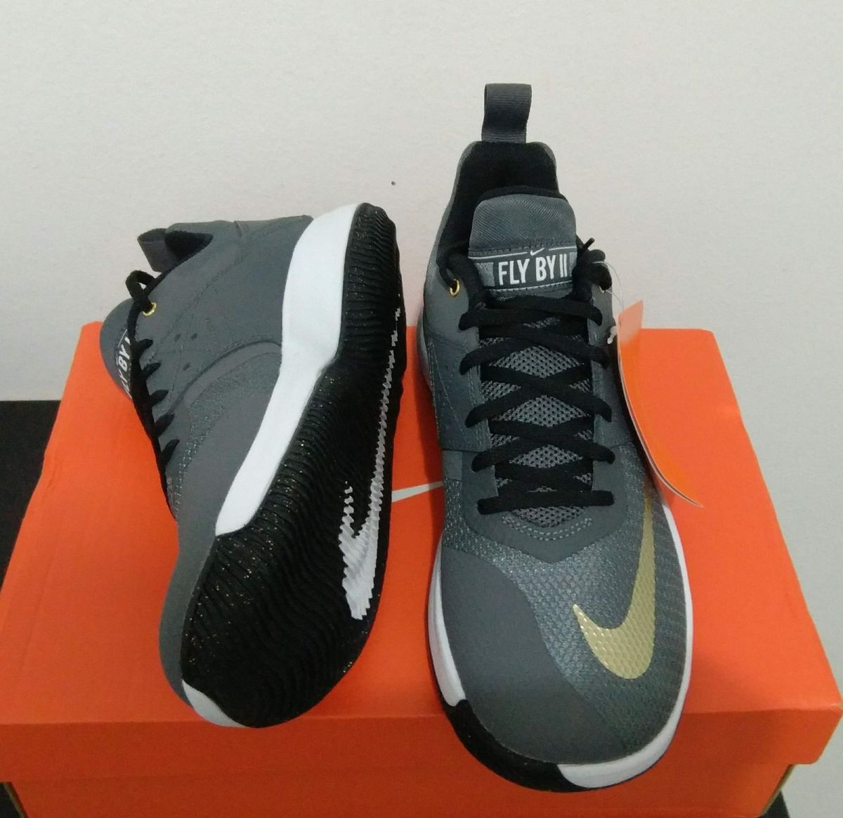 tênis nike fly by low ii