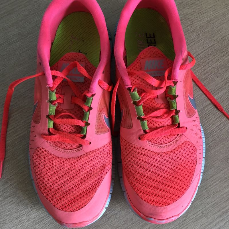 Nike free sale neon pink