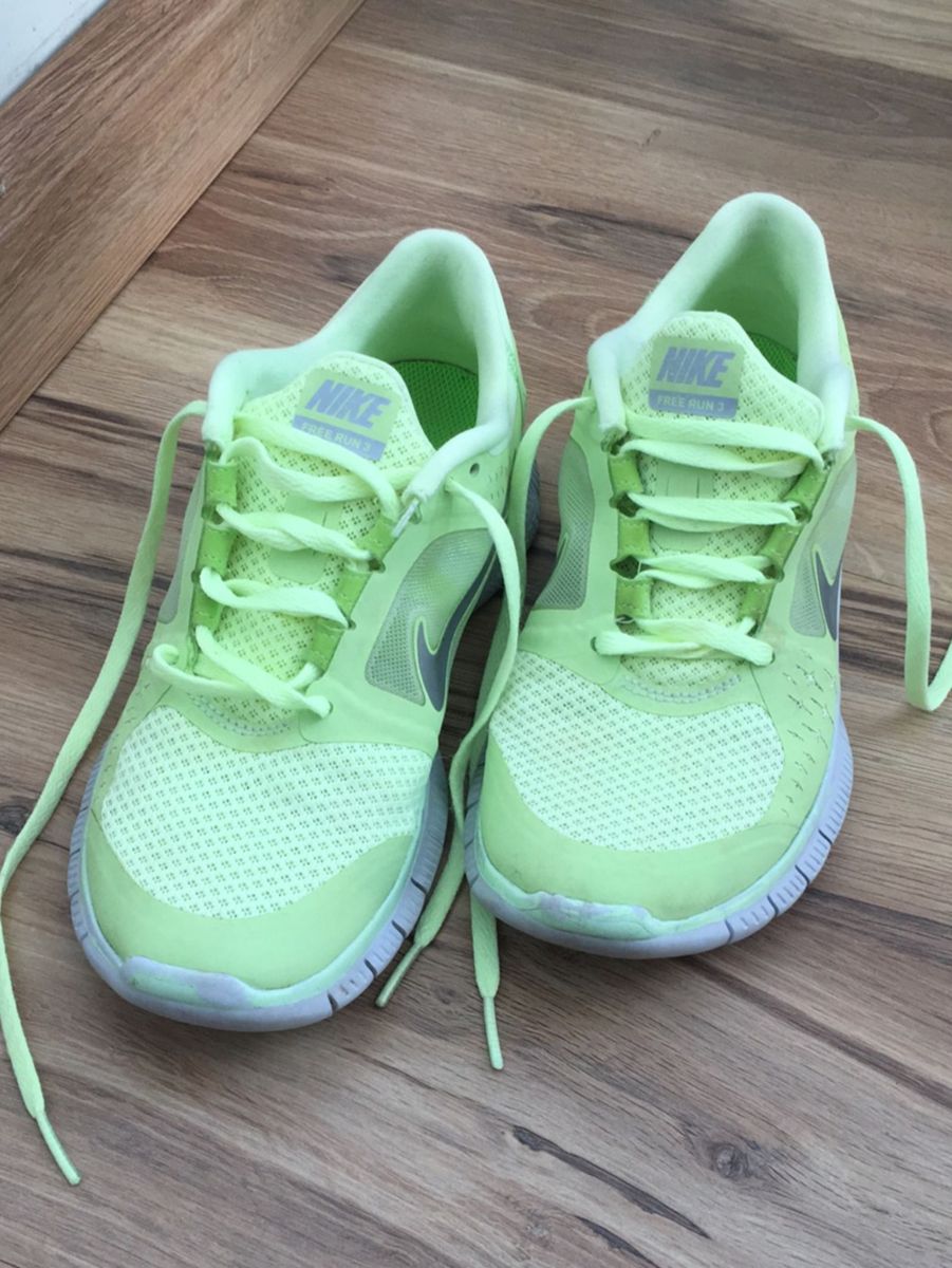 tenis nike feminino amarelo neon