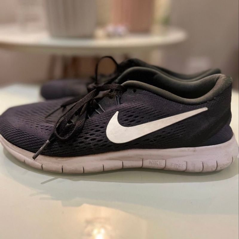 Nike free run on hot sale sale