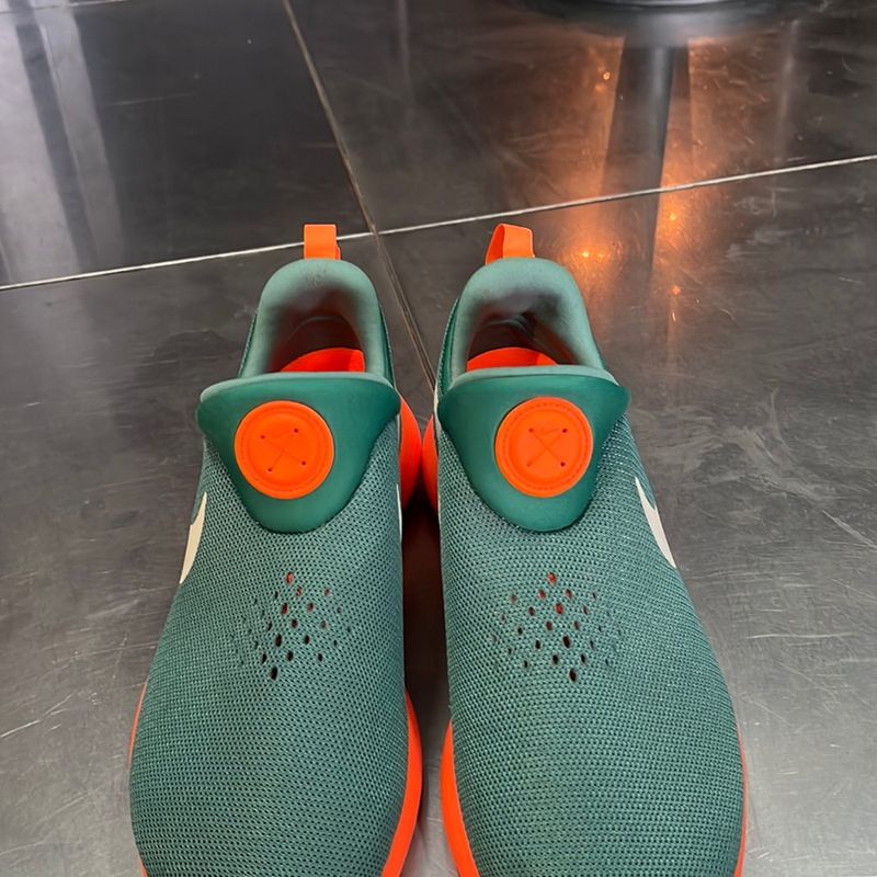 Nike verde best sale e laranja