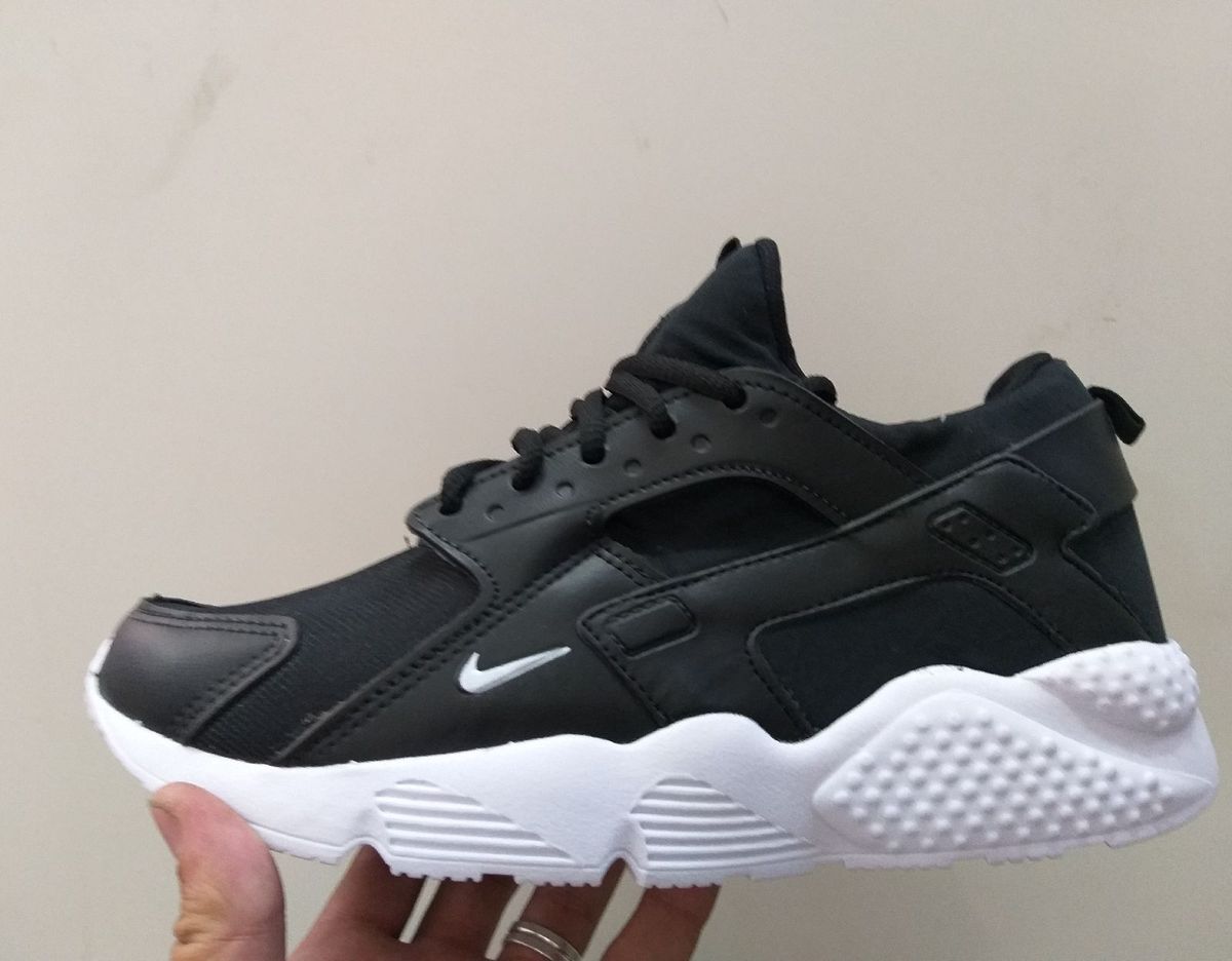 nike huarache preto feminino