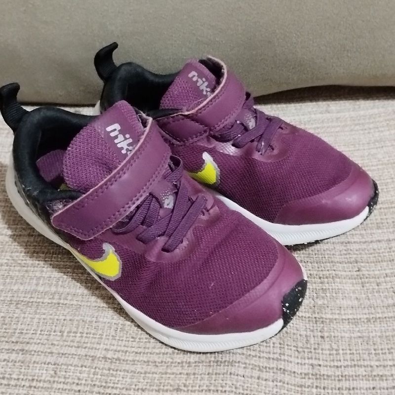 Nike store kids purple