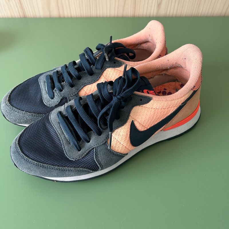 Nike store nike internationalist