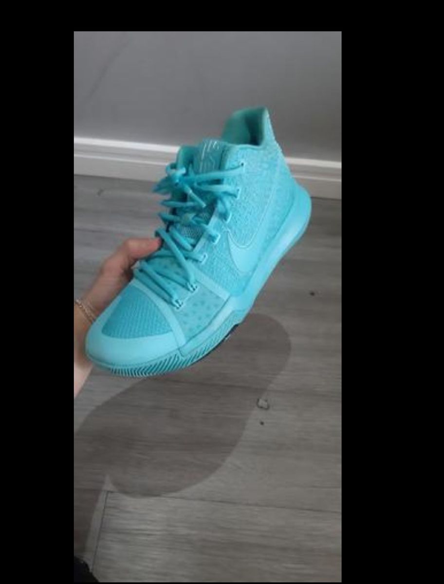 tenis kyrie 3