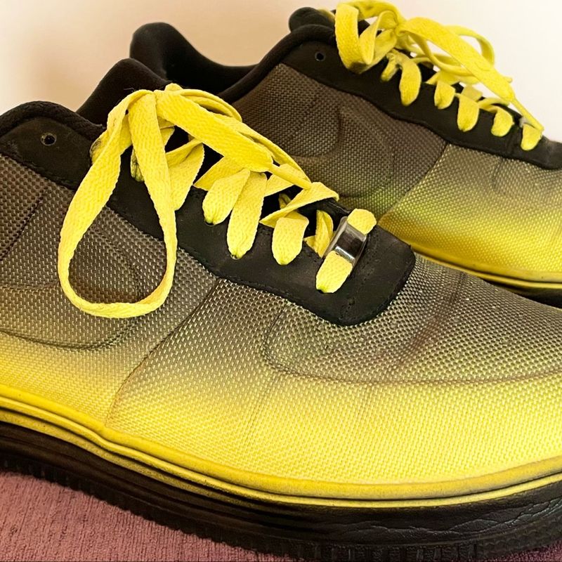 Nike air force one yellow best sale and black