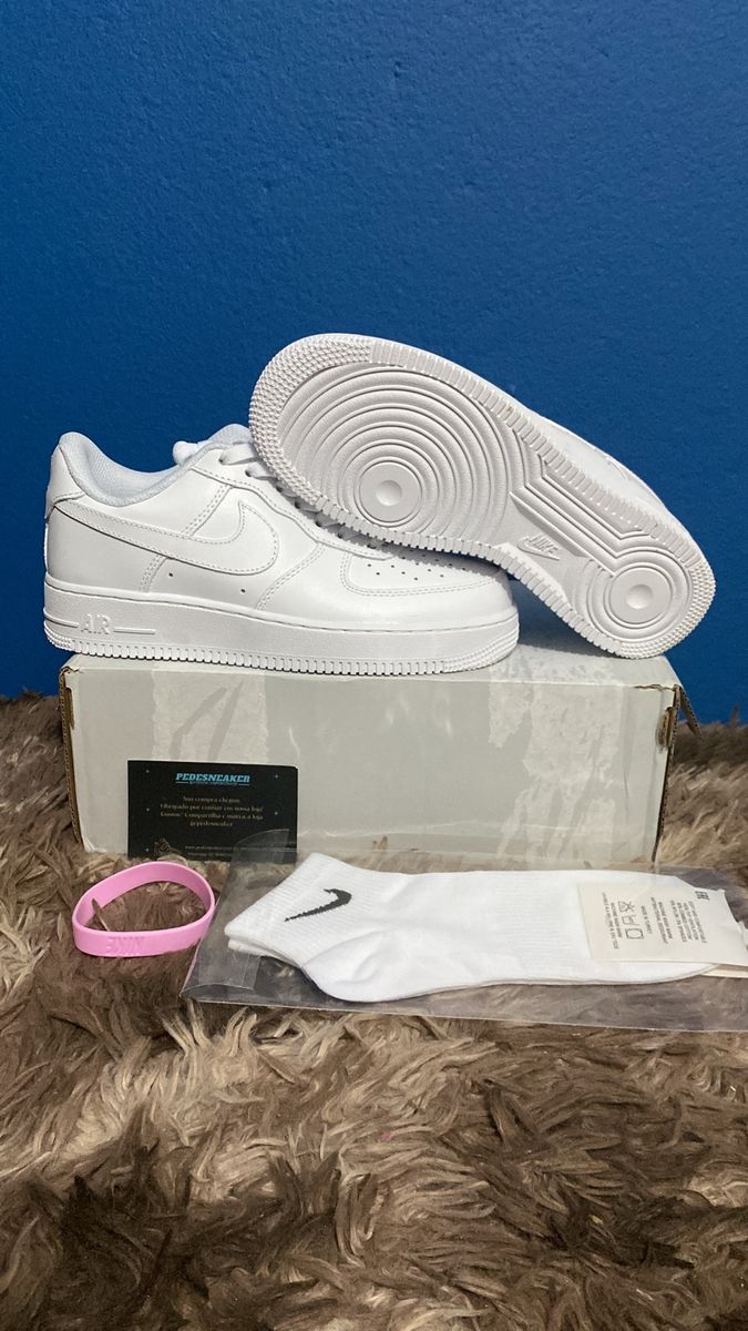 All white airforce store 1s