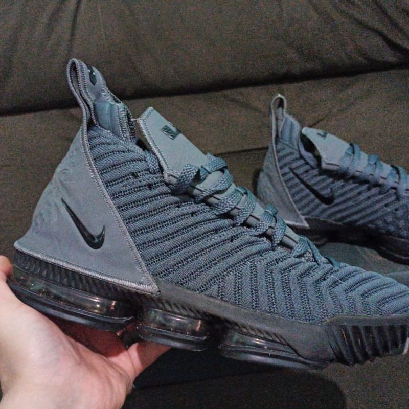 Tenis Nike Novo Lebron 16 Original Tamanho 39 Nike Usado 67583441 enjoei