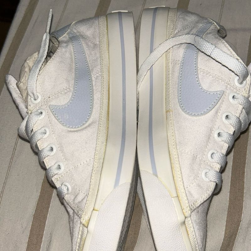 Nike silver numero 35 hotsell