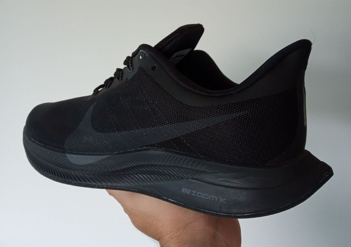 tenis todo preto masculino corrida