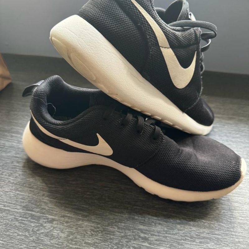 Tenis Nike Preto com Branco de Corrida Ou Esportes