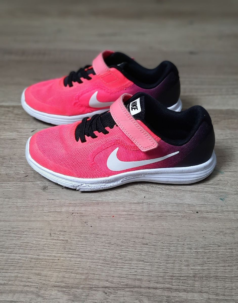 nike revolution 3 original