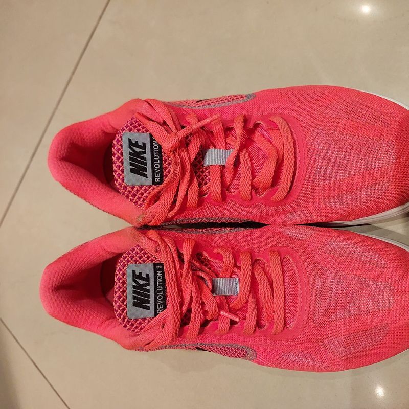 Nike revolution sales 3 pink