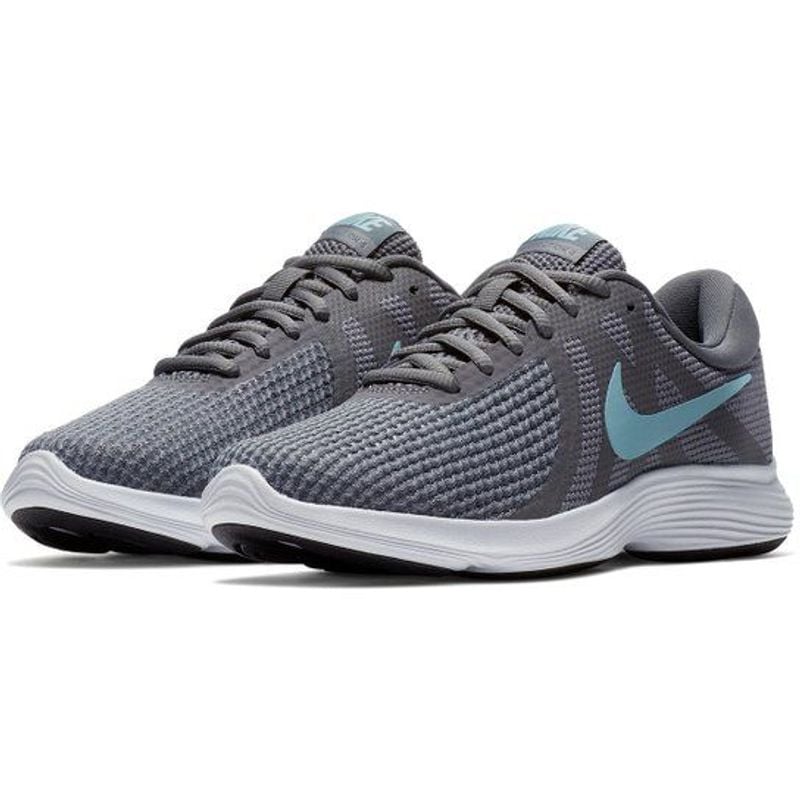 Nike revolution store 4 38