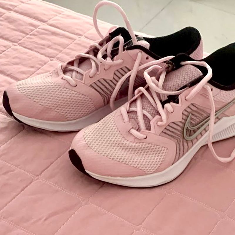 nike rosa 35