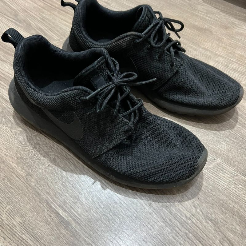 Nike roshe cheap solid black