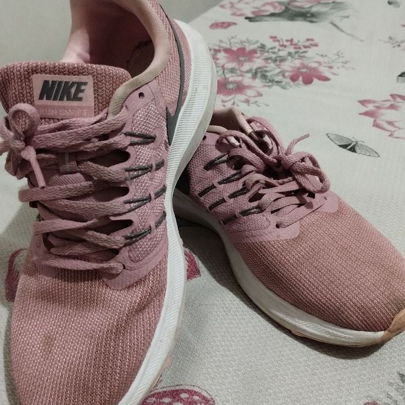 Womens nike best sale run swift