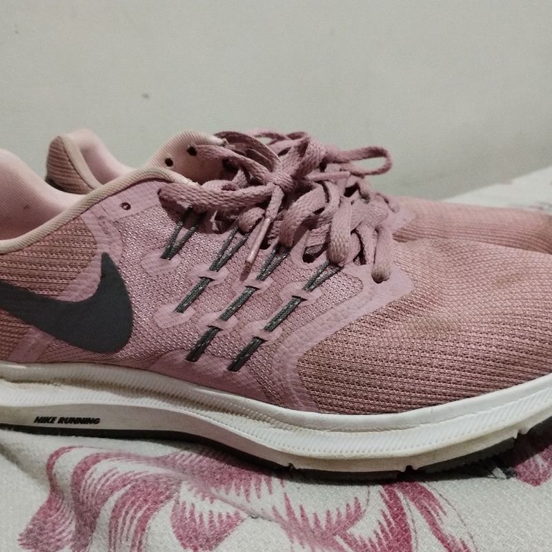 Nike run swift store women's running shoes pink