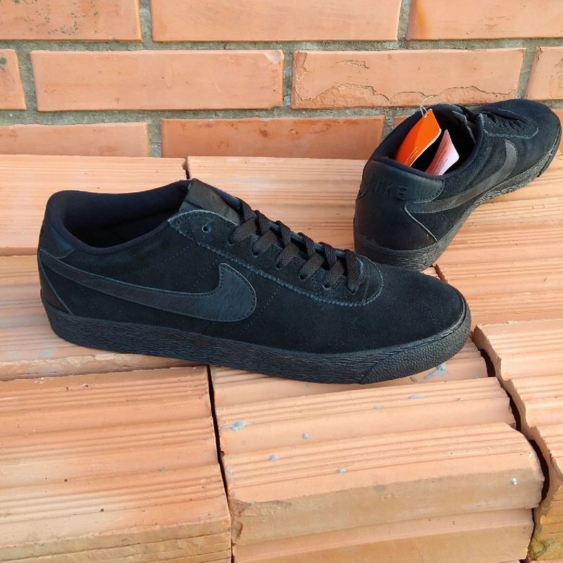 Nike sb cheap all black suede