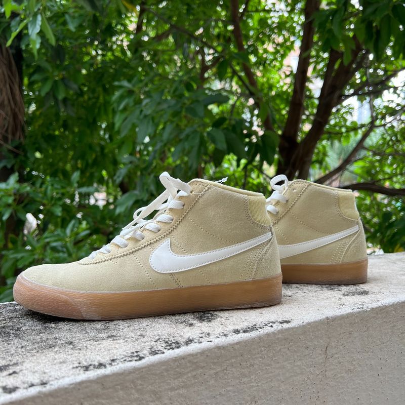 Nike sb white store bruin hi trainers