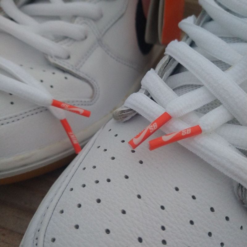 Nike sb dunk cheap mid orange label white