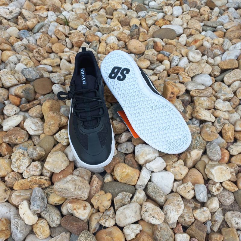 Nyjah huston shoes black best sale and white