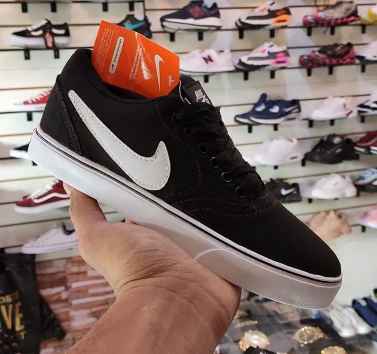 caixa nike sb