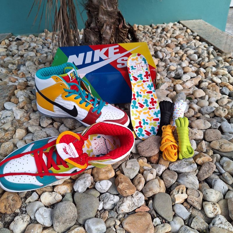 Nike colorido hot sale