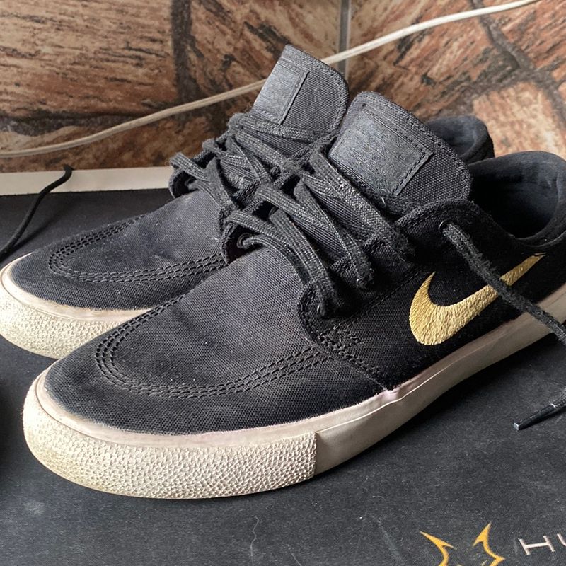 Nike sb preto e hot sale dourado