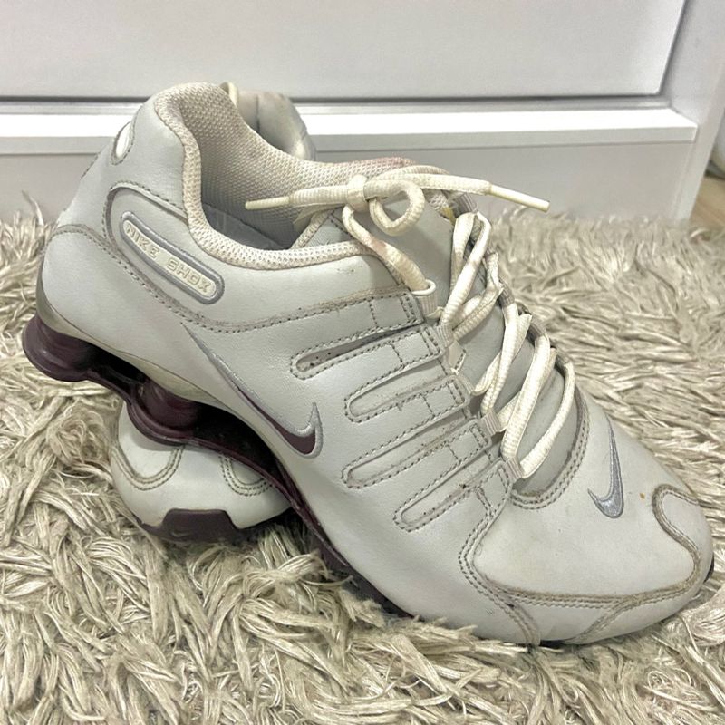 Tenis nike shox 2024 de couro feminino