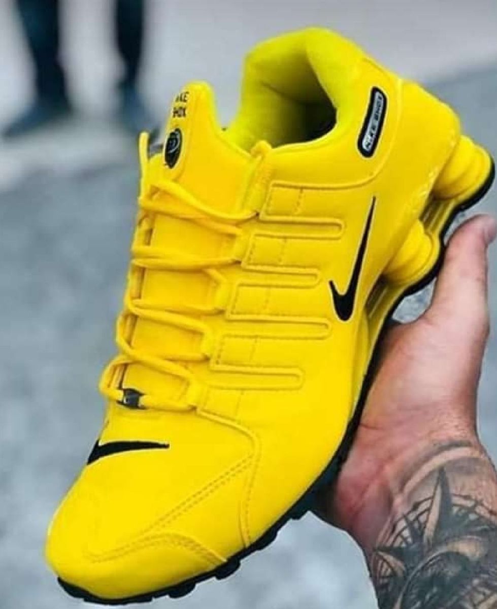 tênis nike amarelo