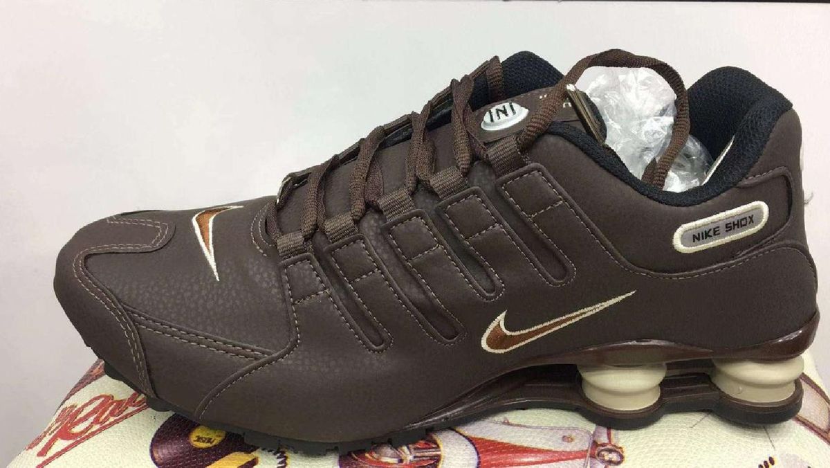 nike shox marrom