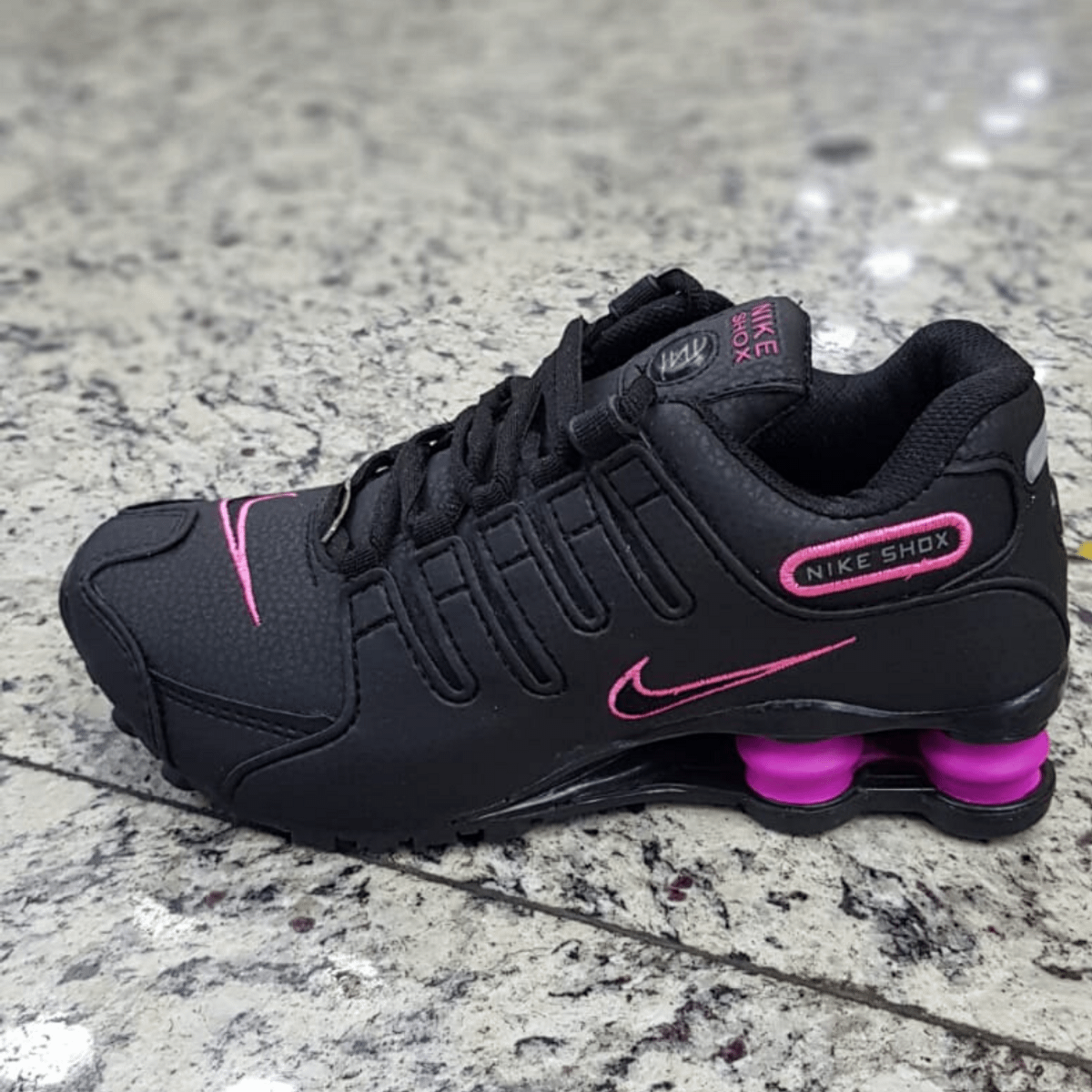 Nike shox nz feminino preto best sale e rosa