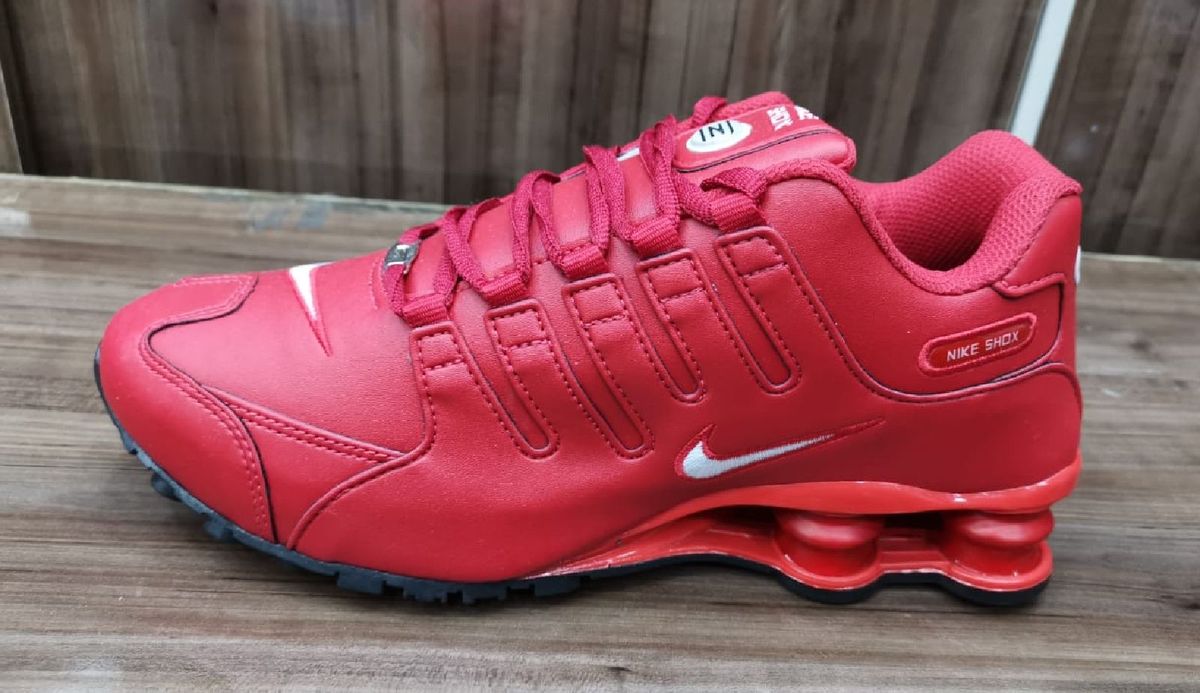 tenis nike shox vermelho e preto