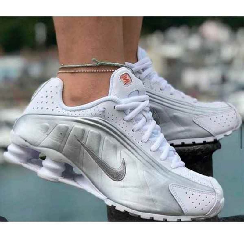 Nike shox branco com hot sale prata