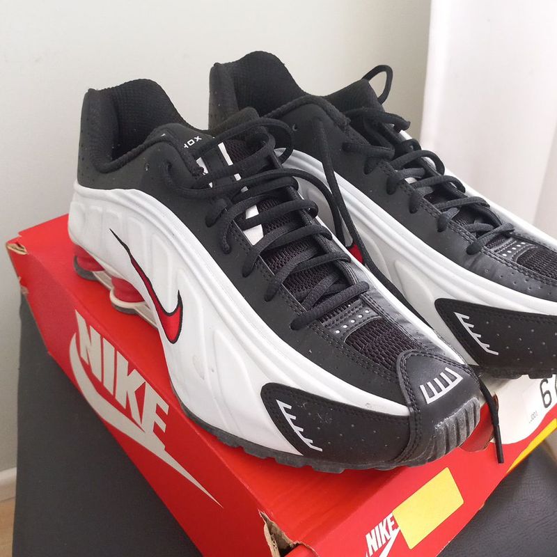 Nike shox hotsell r4 2016