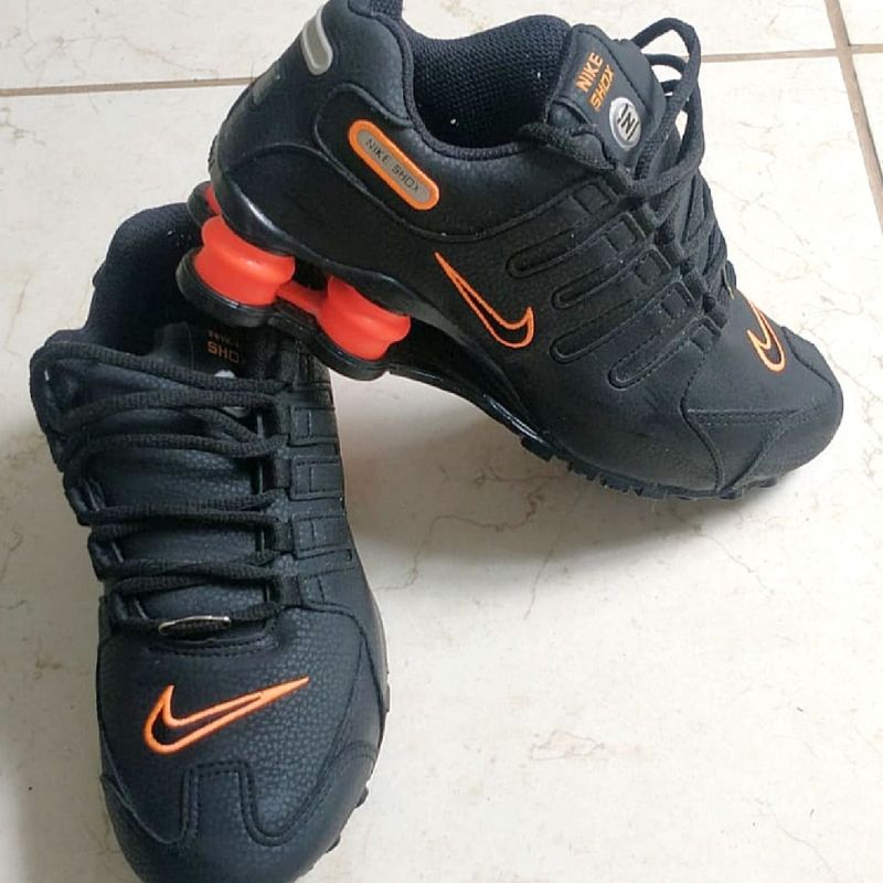 T nis Nike Shox Tamanho 39 Preto e Laranja T nis Masculino Nike