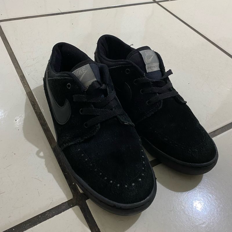 Nike suketo sales sneakers