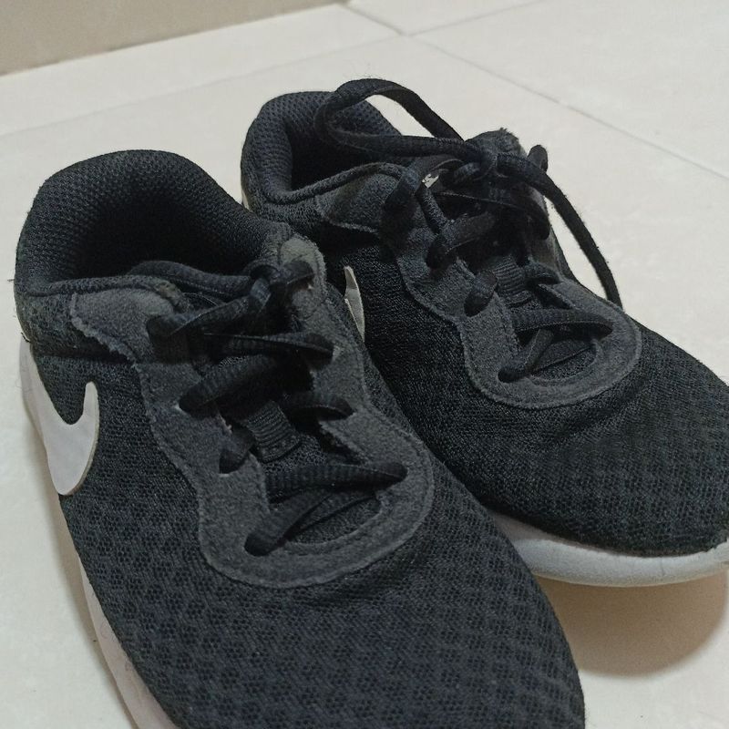 Kids nike best sale tanjun black